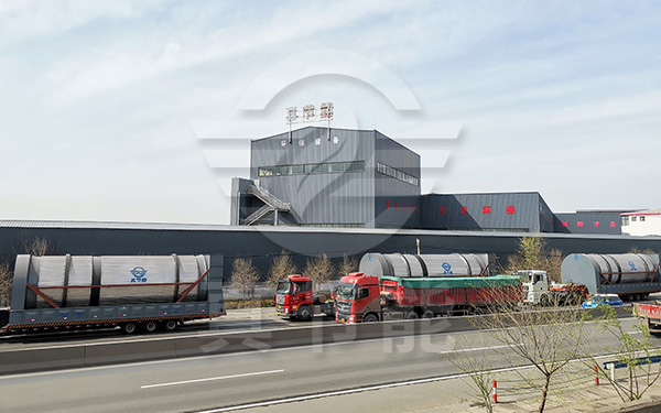 多回程化工污泥烘干設(shè)備運(yùn)輸現(xiàn)場 多回程化工污泥烘干設(shè)備運(yùn)輸現(xiàn)場